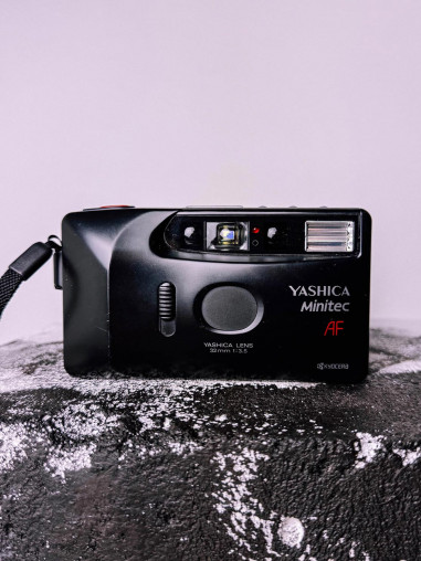 Yashica Minitec AF – compact analog camera with a 32mm f/3.5 lens